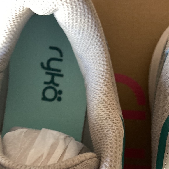 Athletic shoe by Ryko grey and aqua - Picture 2 of 5